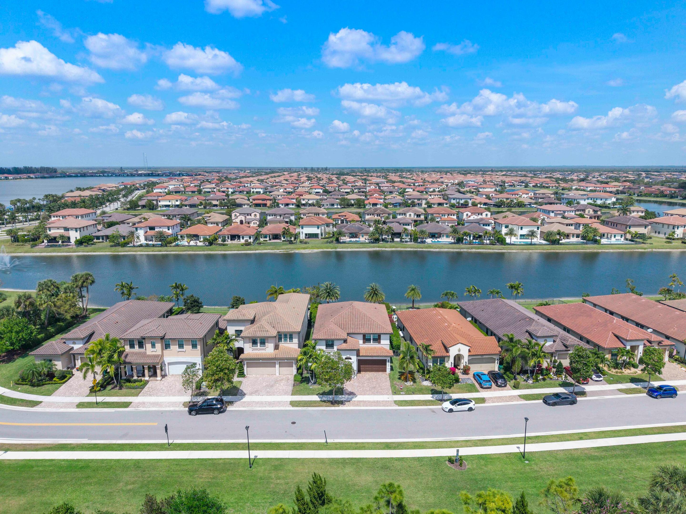 PARKLAND BAY - Residential