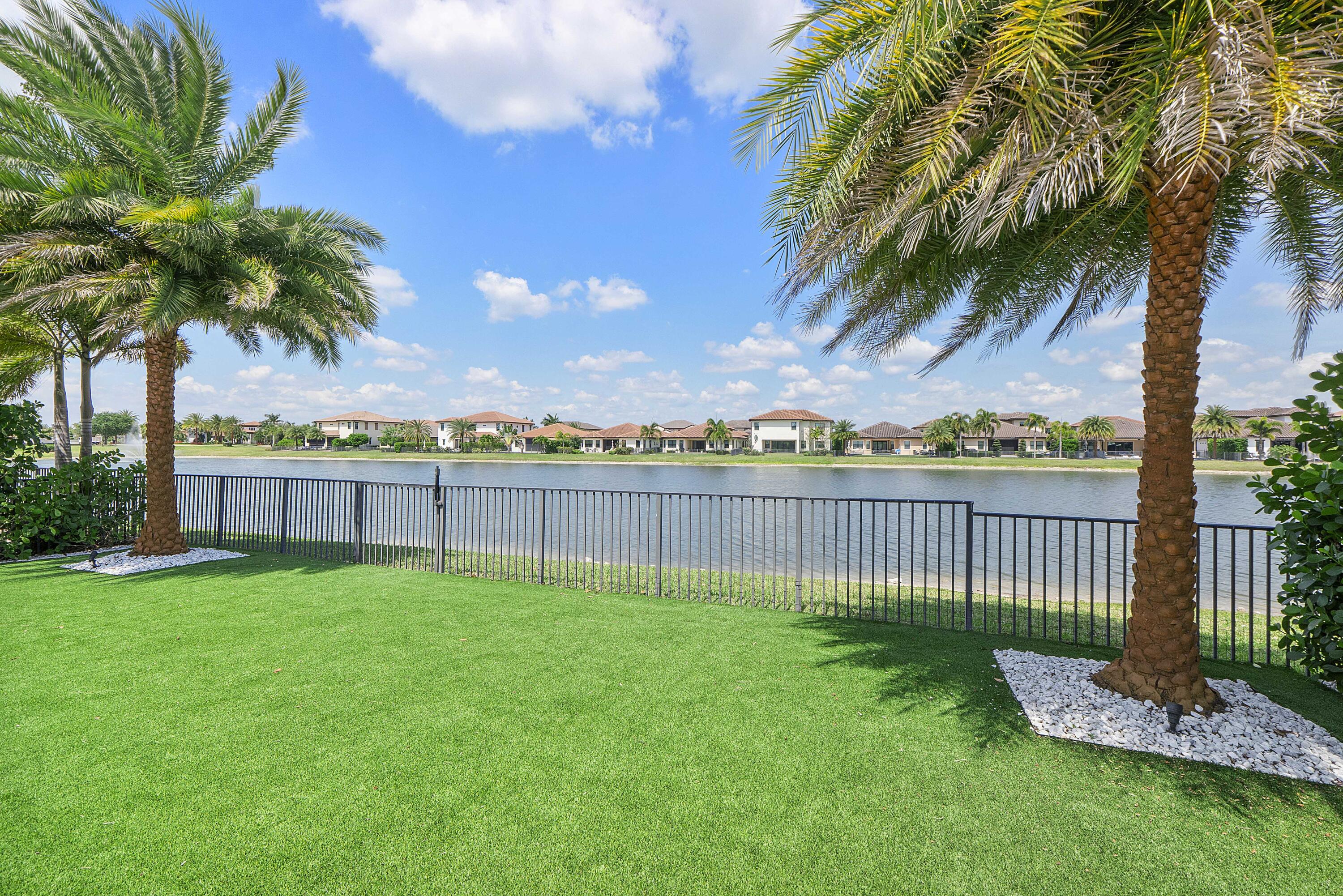 PARKLAND BAY - Residential