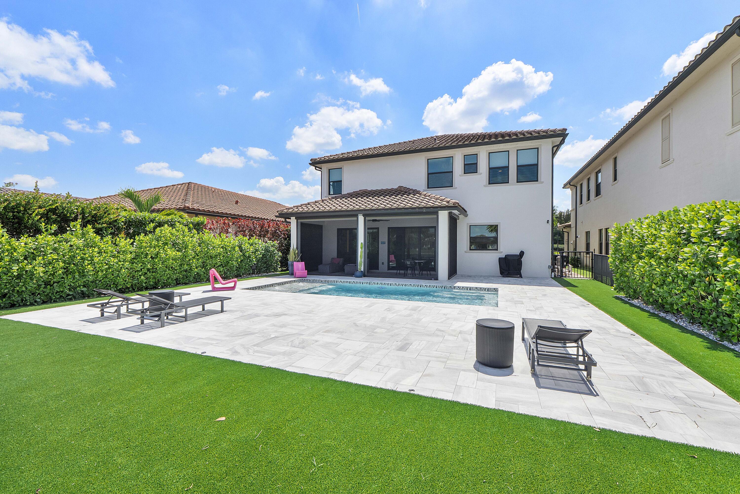 PARKLAND BAY - Residential