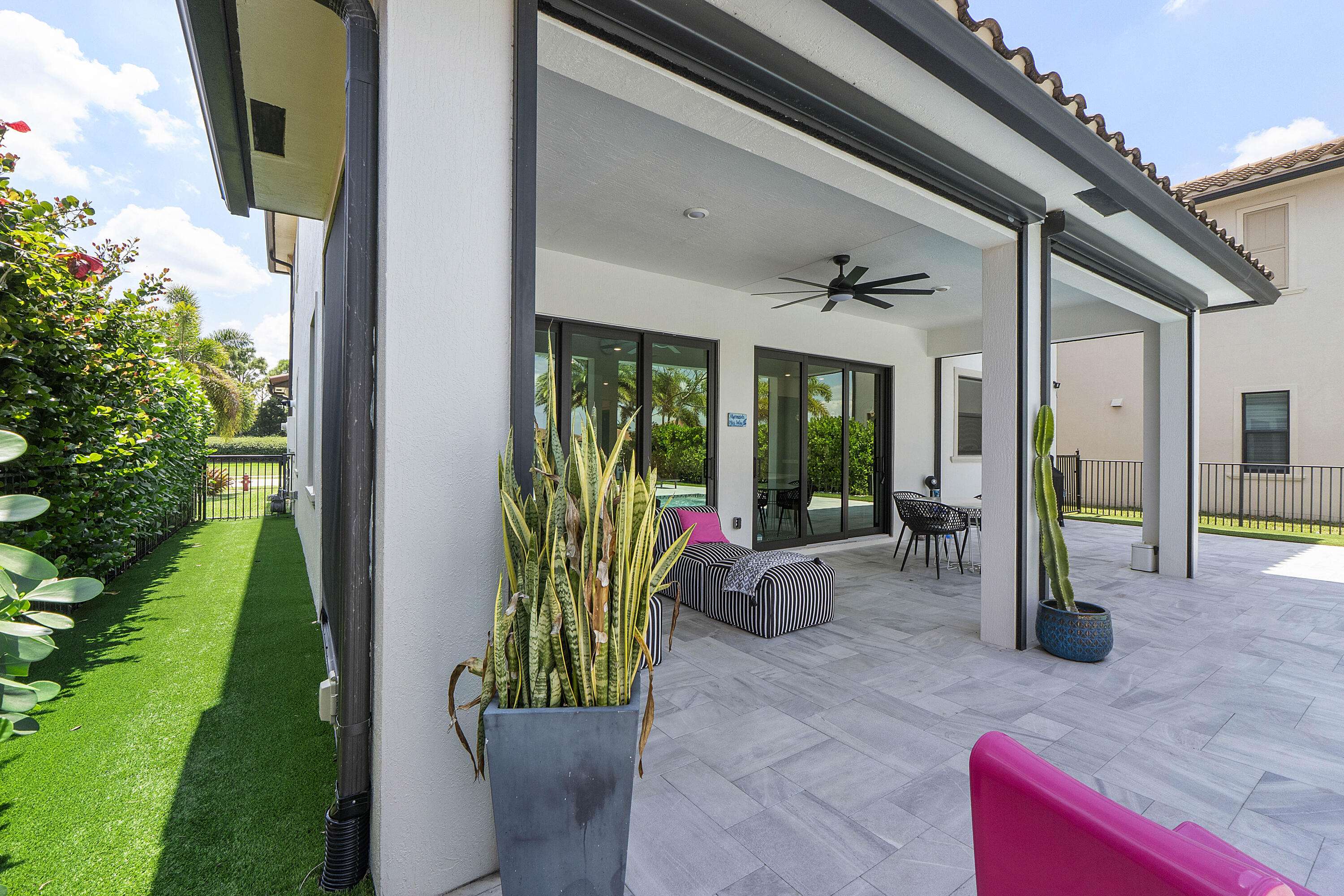 PARKLAND BAY - Residential