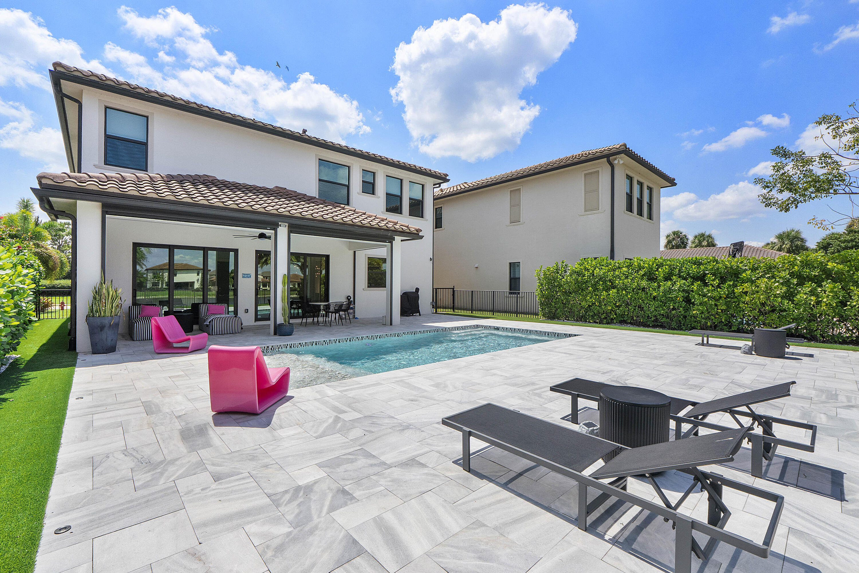 PARKLAND BAY - Residential