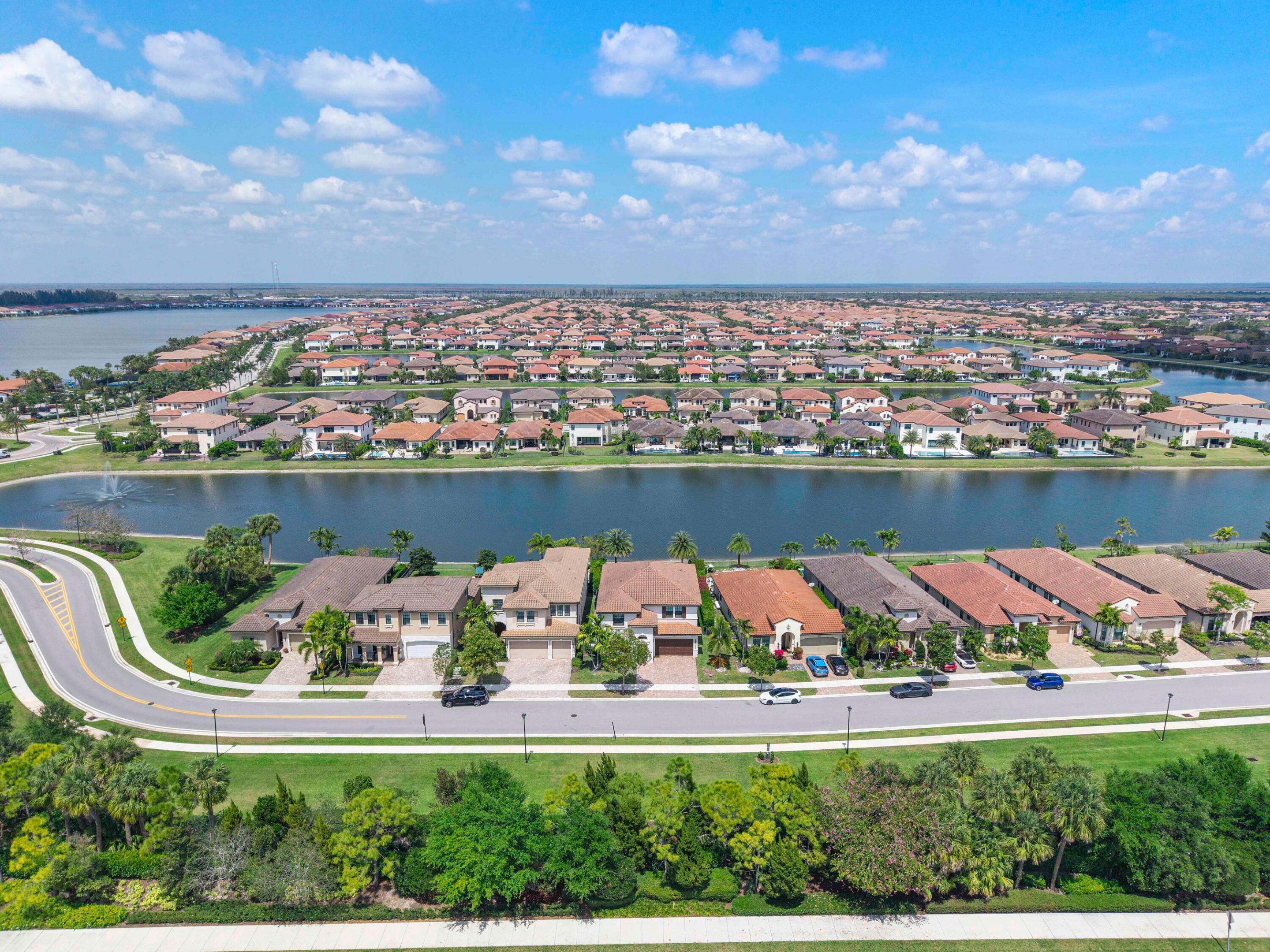 PARKLAND BAY - Residential