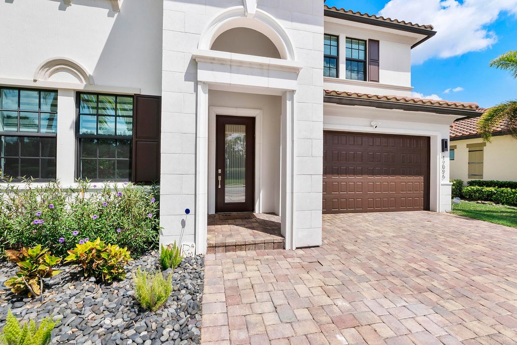 Photo of 12095 S Baypoint Circle, Parkland, FL 33076 (MLS # B26006198)