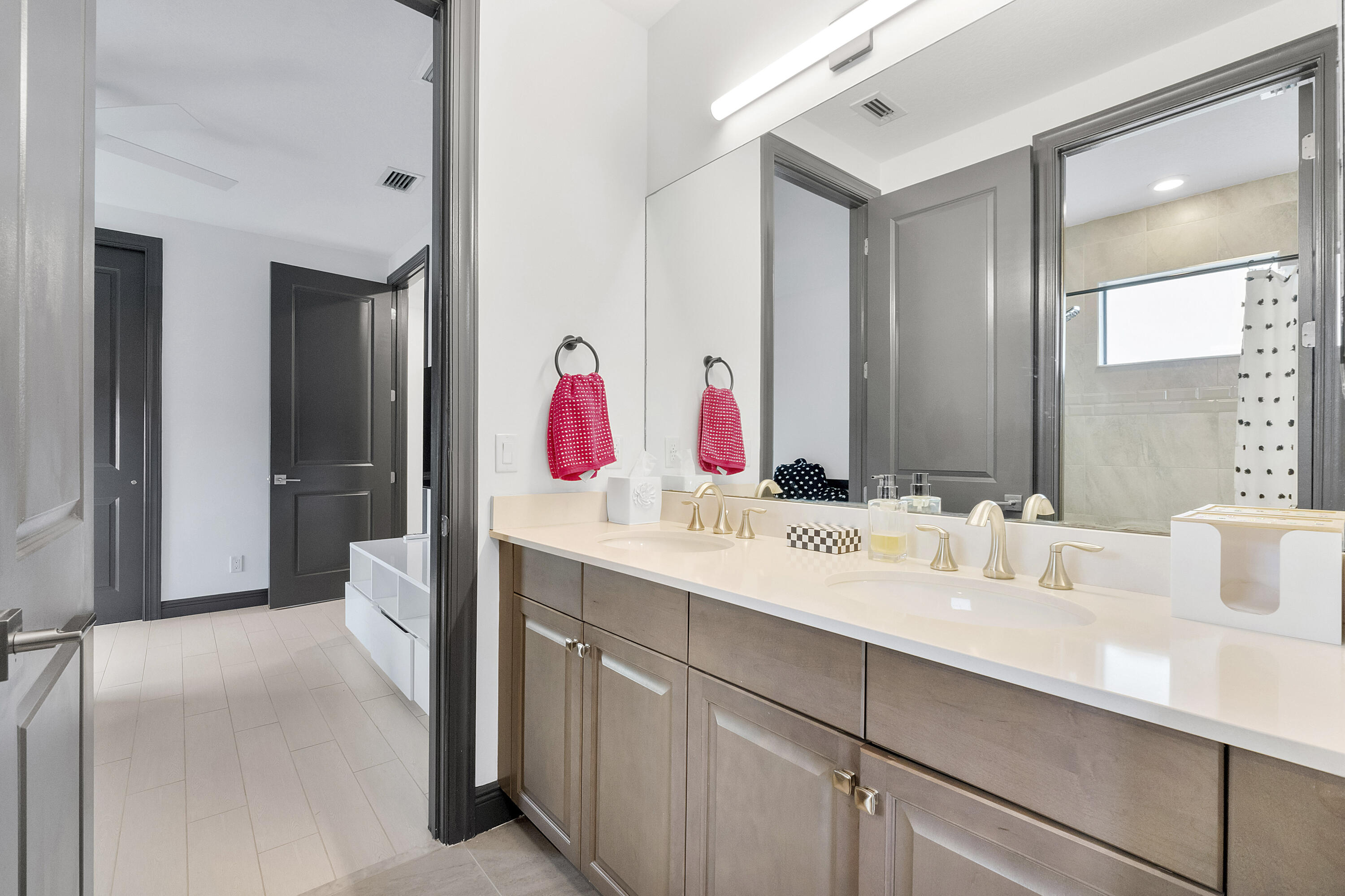 PARKLAND BAY - Residential