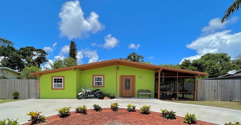 Photo of 1225 Mohawk Street St, Jupiter, FL 33458 (MLS # R10804434)