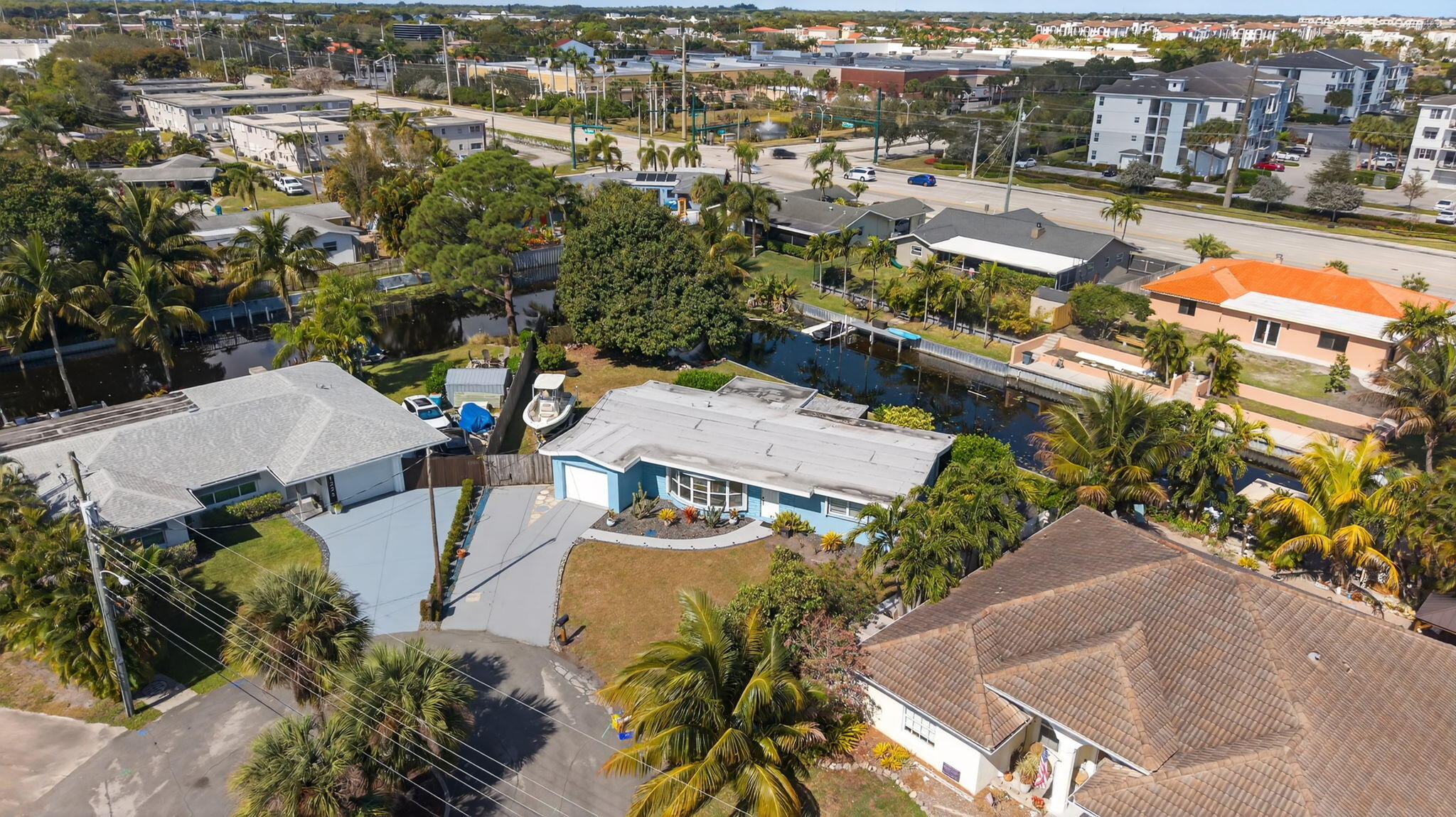 VENETIAN ISLE - Residential