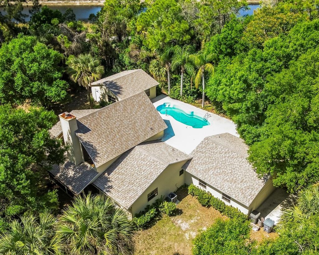 Photo of 15689 N 89th Avenue, Palm Beach Gardens, FL 33418 (MLS # F10490231)