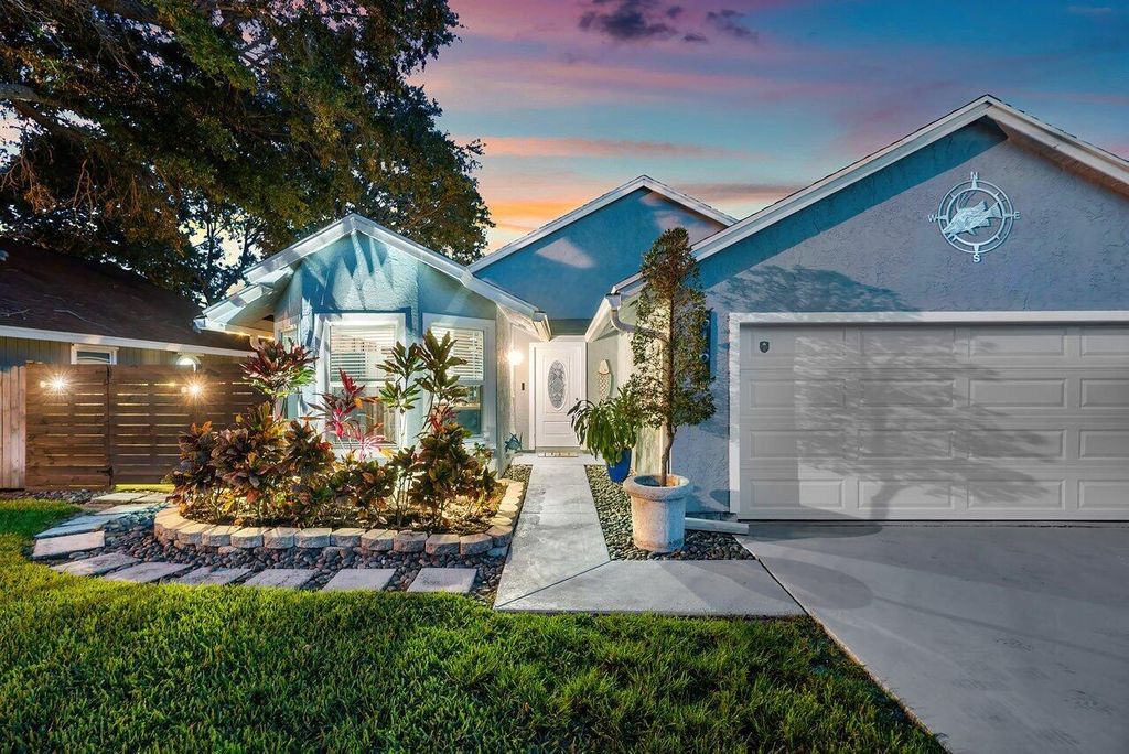 Photo of 6168 Lucerne Street, Jupiter, FL 33458 (MLS # R10991428)