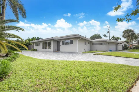 2400 SE Barbara Place, Fort Lauderdale, FL MLS: R10973390