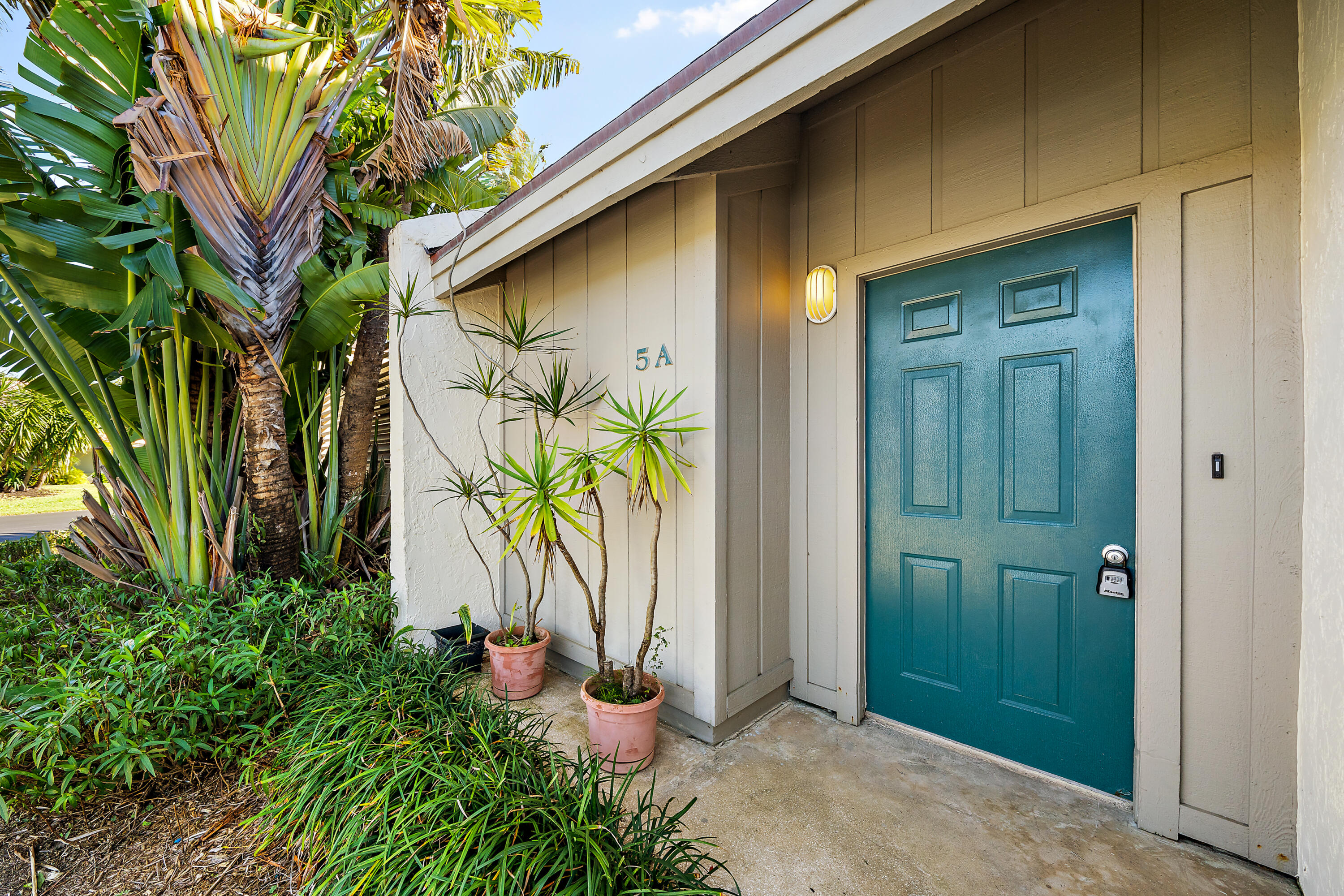 SEA LOFTERS CONDO - Residential Lease