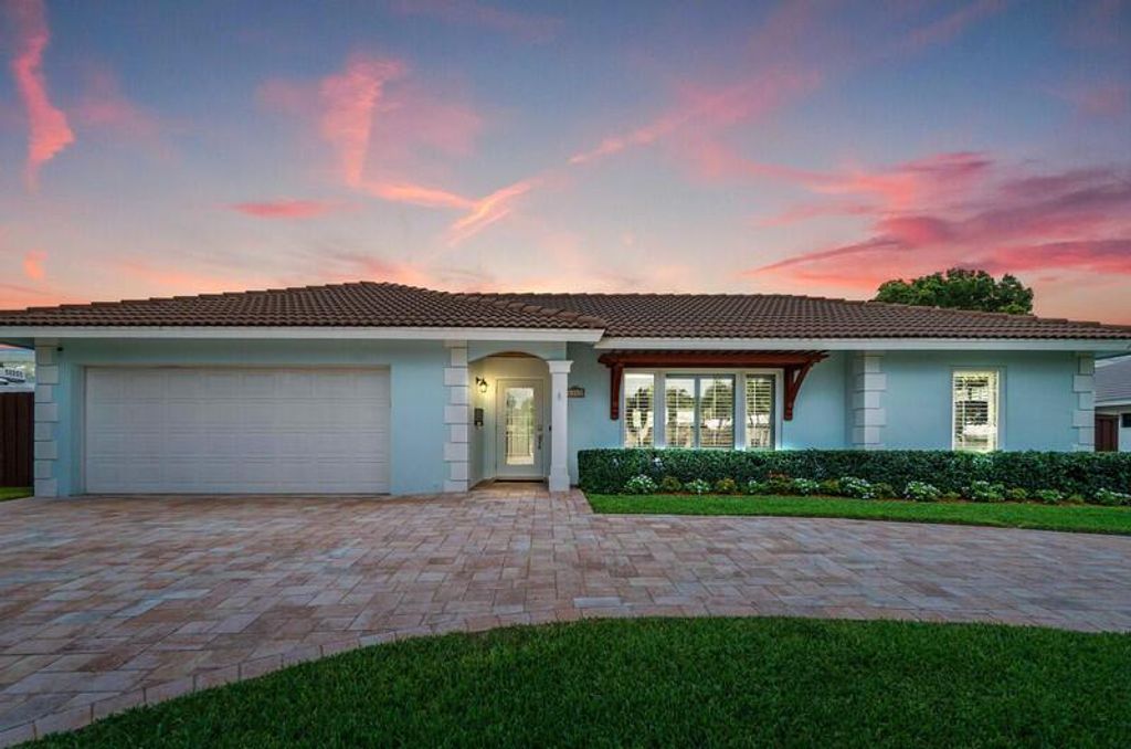 Photo of 1365 SW 13th Place Pl, Boca Raton, FL 33486 (MLS # R10807097)