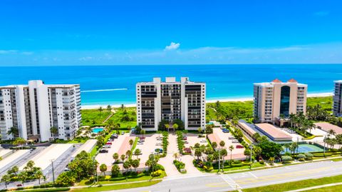 A home in Hutchinson Island