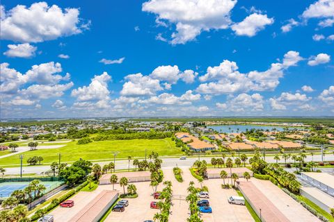 A home in Hutchinson Island