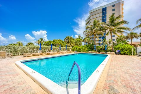 A home in Hutchinson Island