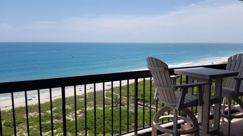 A home in Hutchinson Island