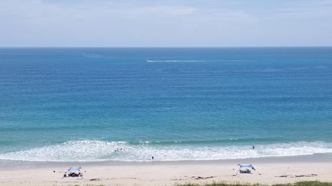 A home in Hutchinson Island