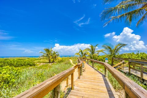 A home in Hutchinson Island