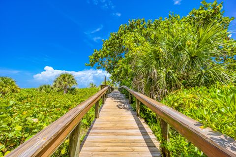 A home in Hutchinson Island