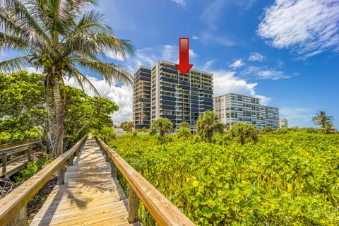 A home in Hutchinson Island