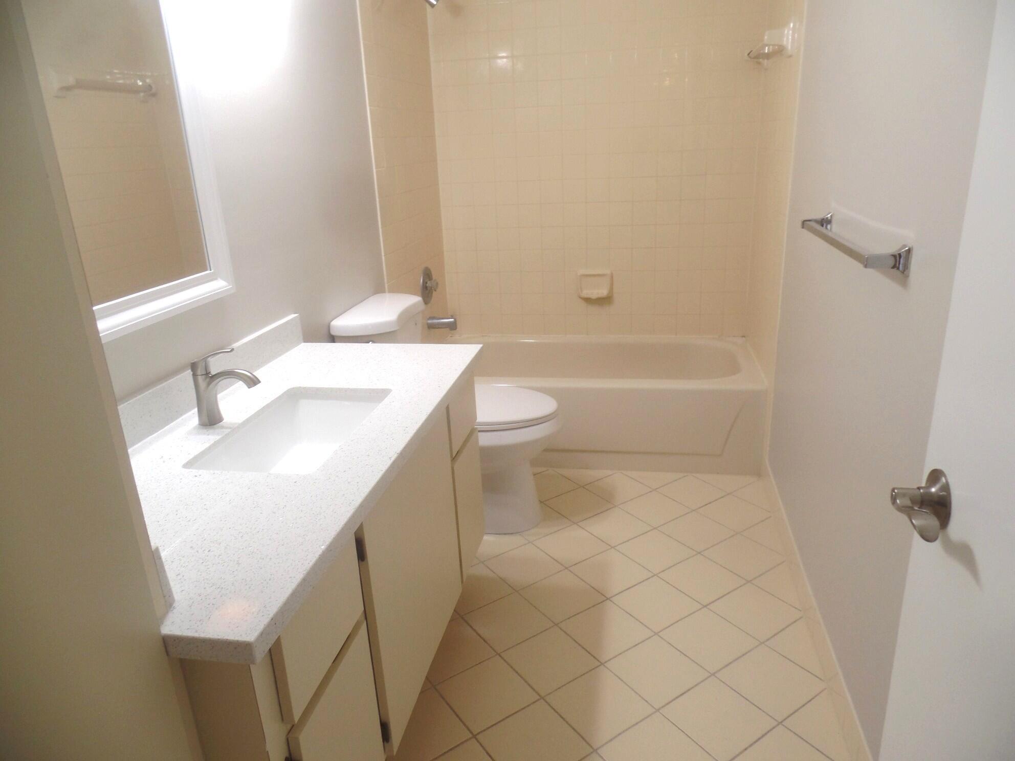 WATERSIDE LUXURY TOWNHOMES CONDO - Residential