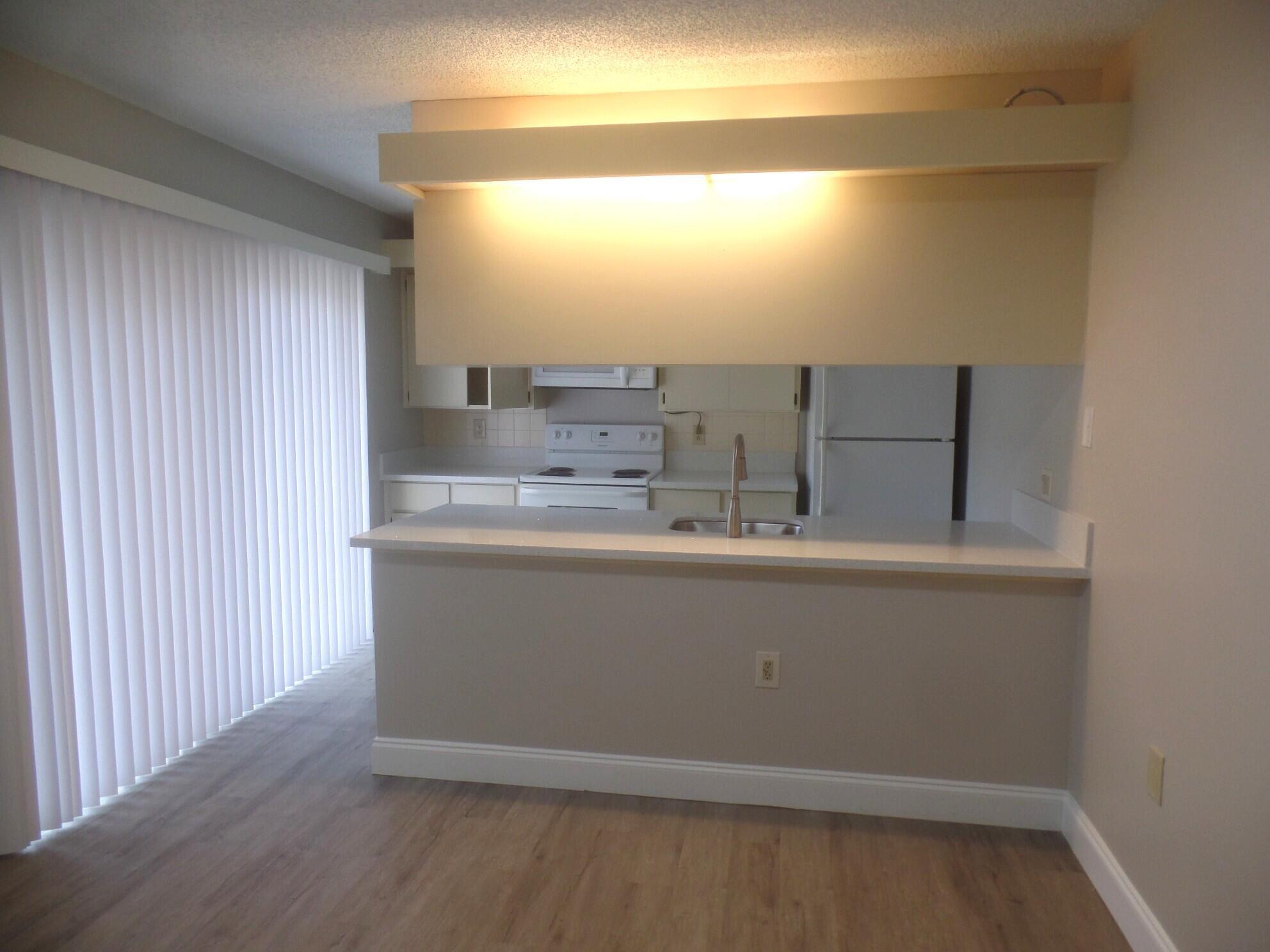 WATERSIDE LUXURY TOWNHOMES CONDO - Residential