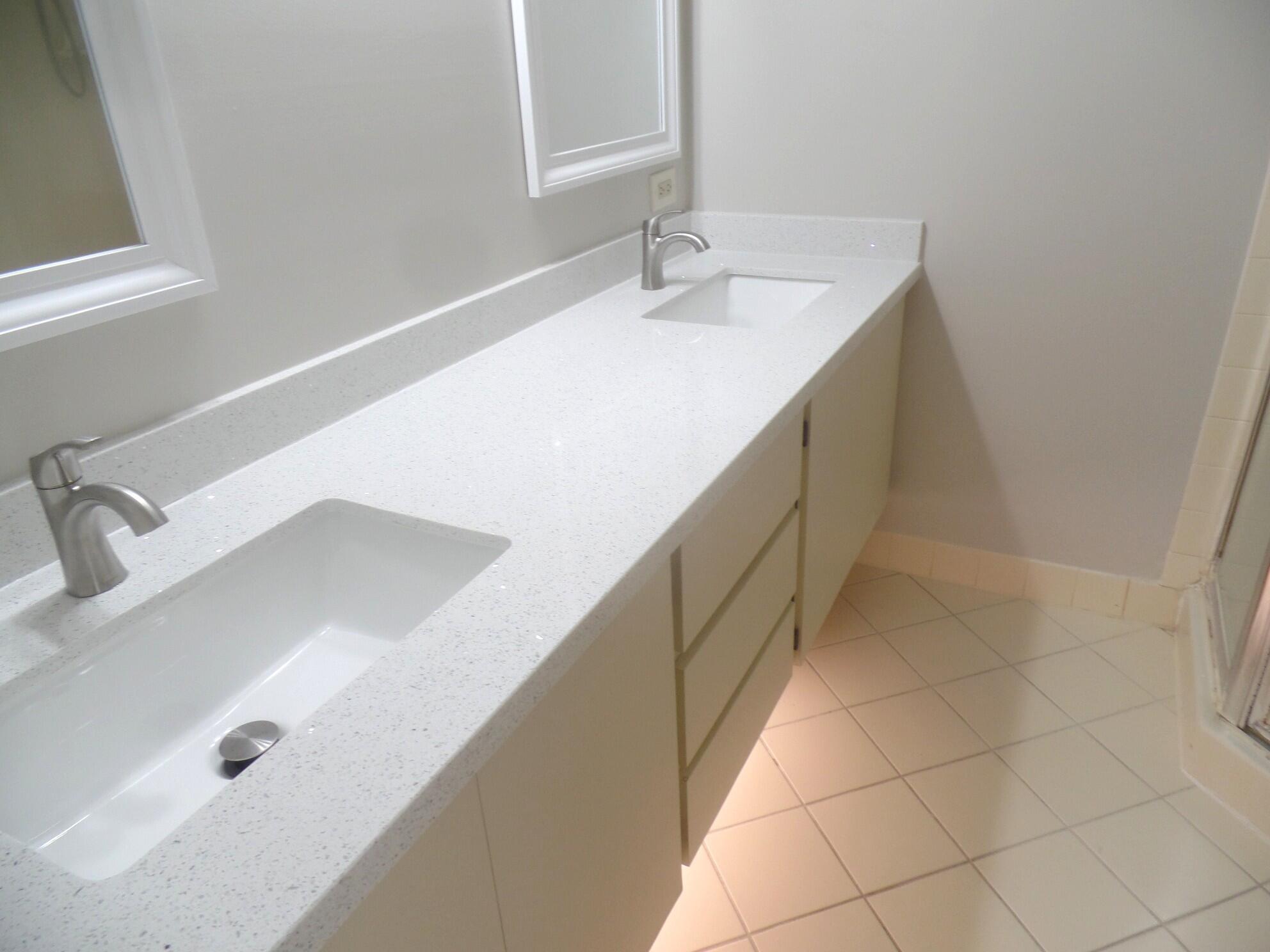 WATERSIDE LUXURY TOWNHOMES CONDO - Residential