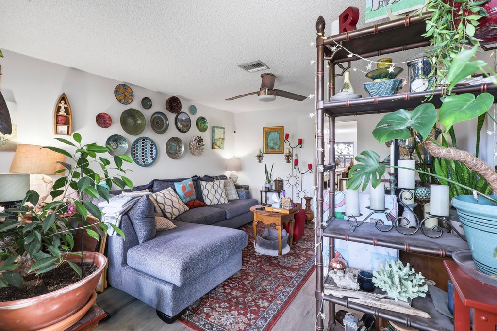 Photo of 11315 SE GOLD Avenue, Hobe Sound, FL 33455 (MLS # B26075328)