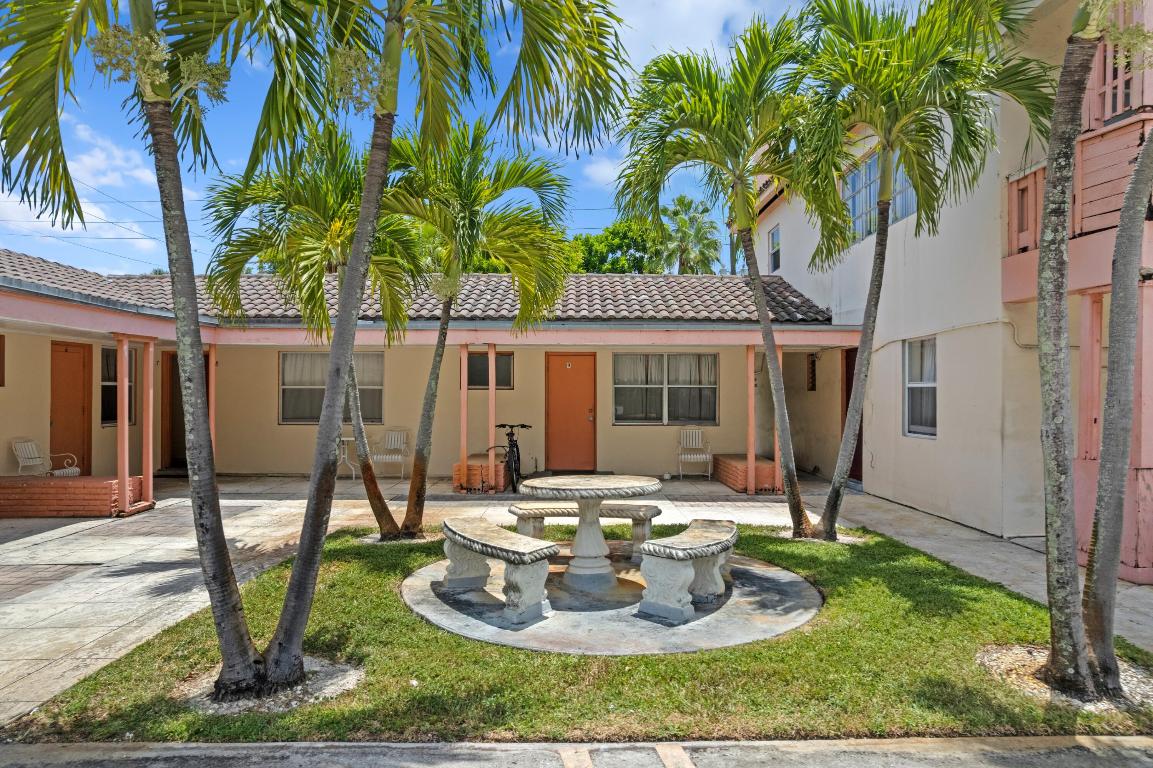 7800 S Dixie Highway