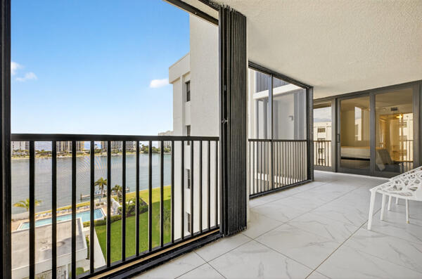 SANDPOINTE BAY CONDO - Residential