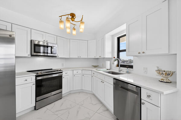 SANDPOINTE BAY CONDO - Residential