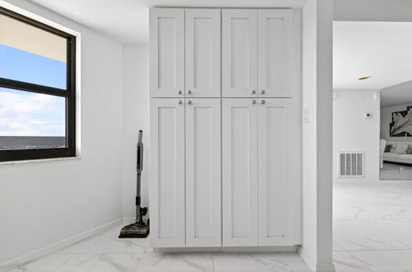 SANDPOINTE BAY CONDO - Residential