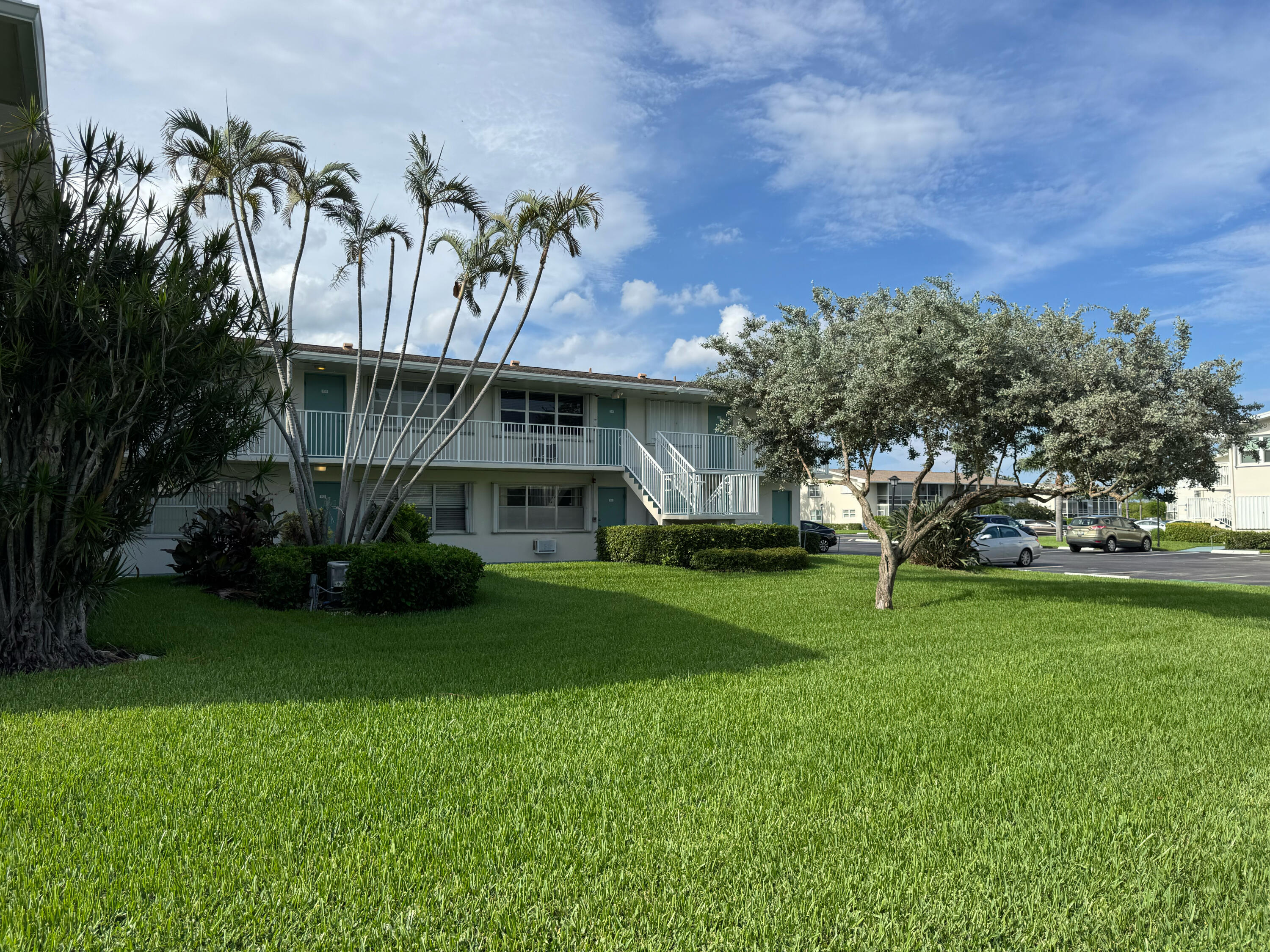 Great unit at the south end of Sterling Village. Clean and easy to live in. Sterling Village offers location convenience and amenities for all, including pool, pickleball, shuffleboard, clubhouse, putting green, laundry facilities, walk along the intracoastal. This unit has new kitchen countertops, newly installed flooring, plenty of closet space (double bedroom plus a walk in). Nice location within the community at the south end near laundry facilities and plenty of open green space.55+ No pets allowed.