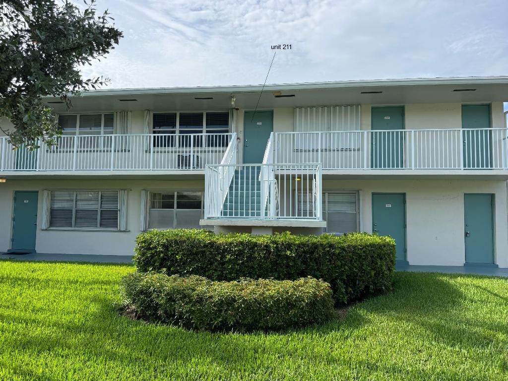 Photo of 880 Horizons W #211, Boynton Beach, FL 33435 (MLS # R11104281)