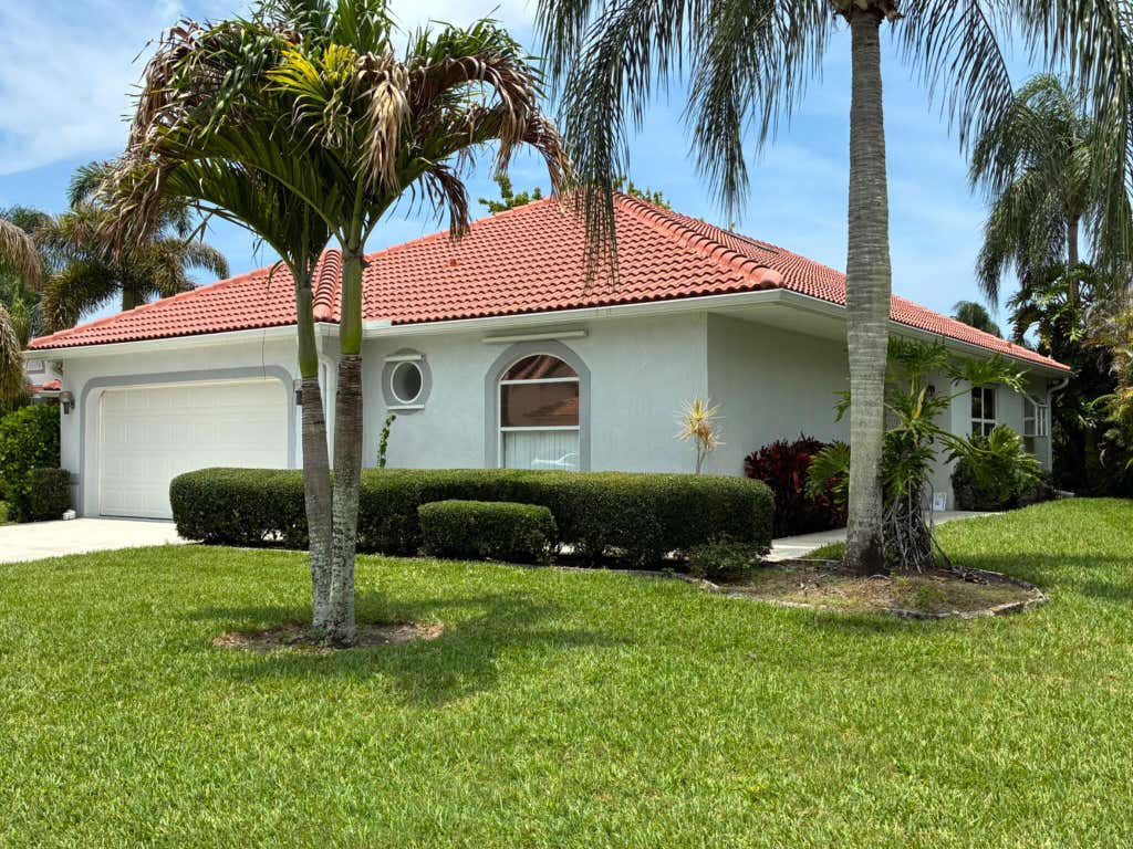 Photo of 4309 SE SCOTLAND CAY Way, Stuart, FL 34997 (MLS # B26059669)