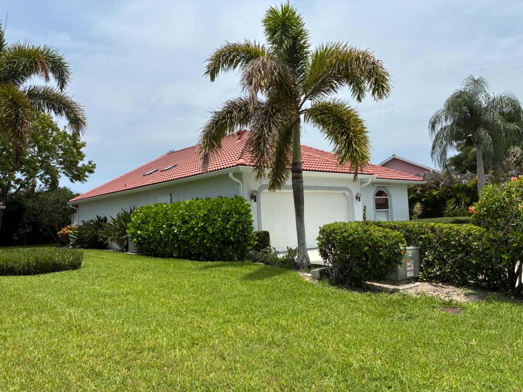 Photo of 4309 SE SCOTLAND CAY Way, Stuart, FL 34997 (MLS # B26059669)