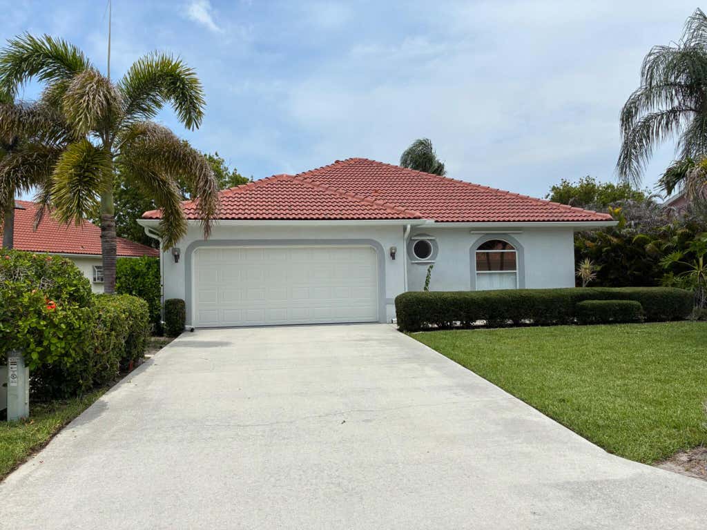 Photo of 4309 SE SCOTLAND CAY Way, Stuart, FL 34997 (MLS # B26059669)