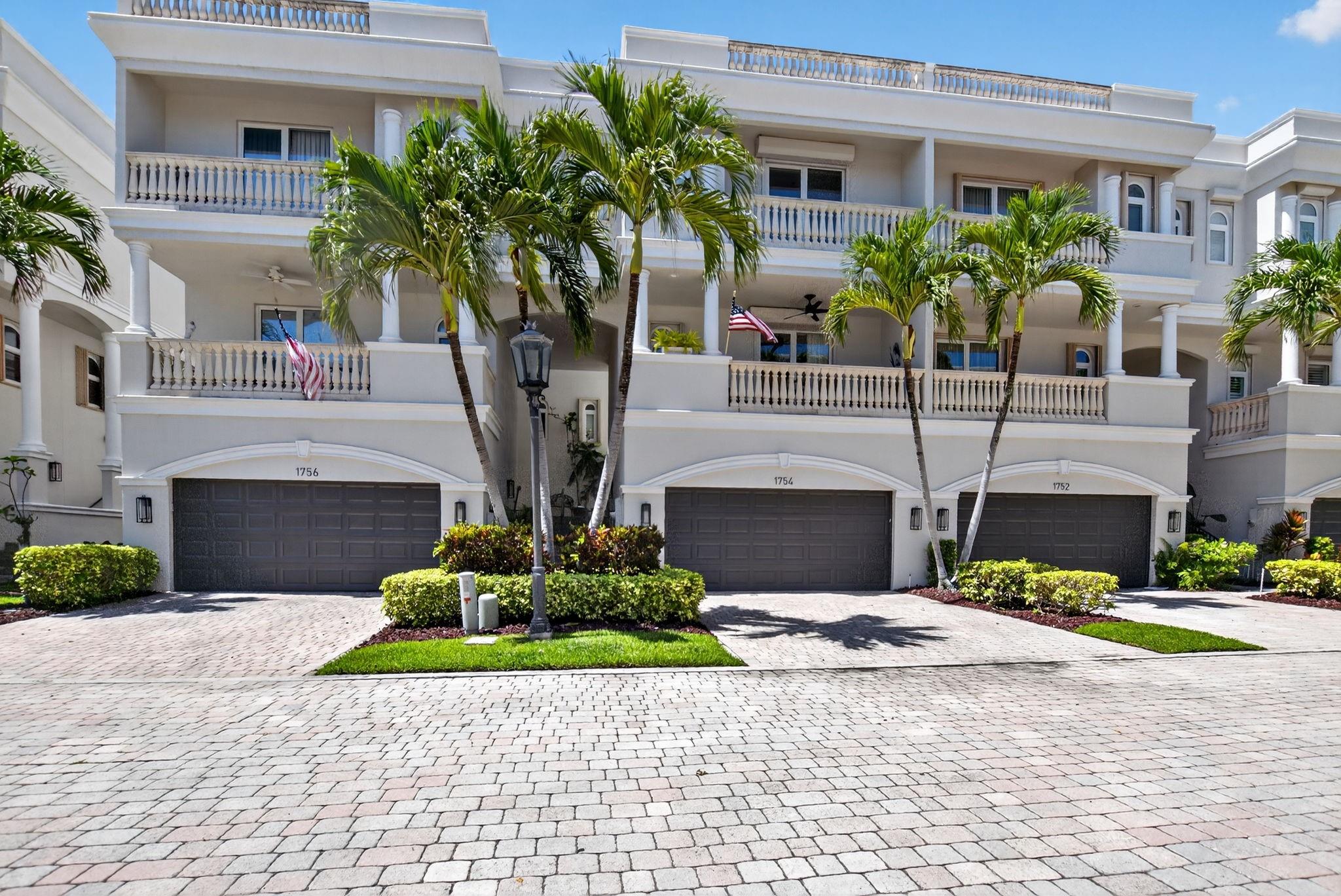 1754 Bay Dr 1754