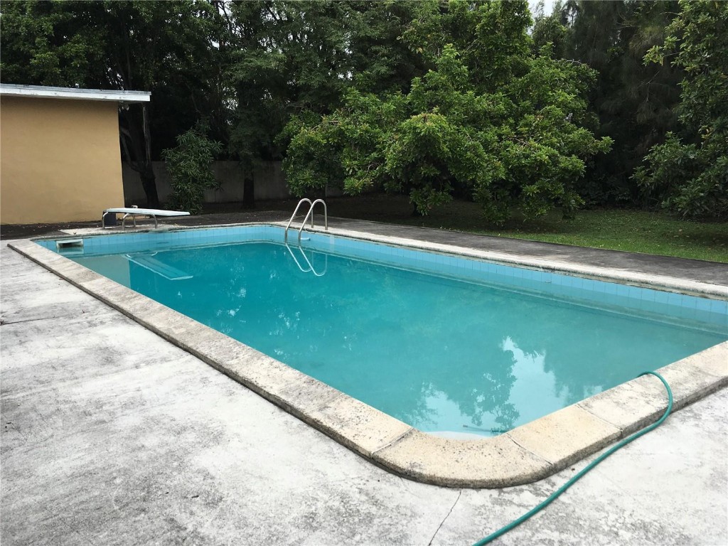 Country Club Estates Sec - Residential
