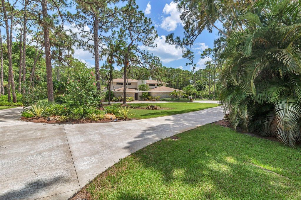 Photo of 14645 Black Bear Road, Palm Beach Gardens, FL 33418 (MLS # R10982005)