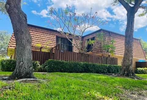 3022 30th Lane Greenacres FL 33463