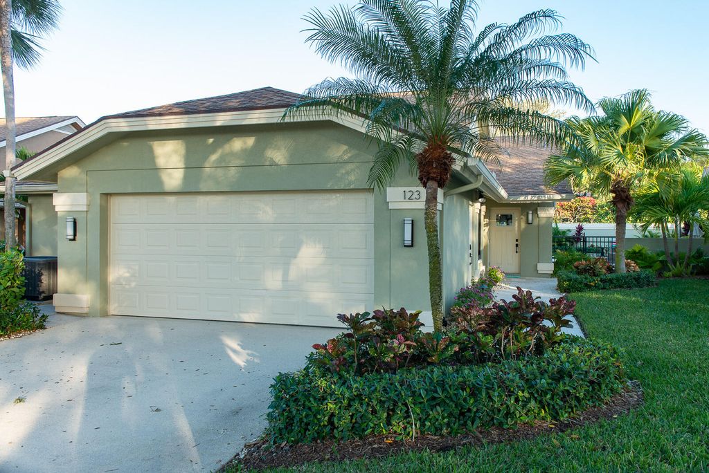 Photo of 123 Beach Summit Court Ct, Jupiter, FL 33477 (MLS # R10772586)