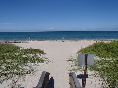 A home in Hutchinson Island