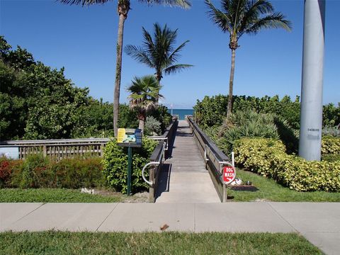 A home in Hutchinson Island