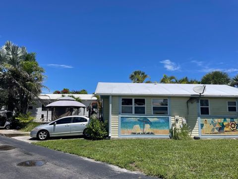 A home in Hutchinson Island