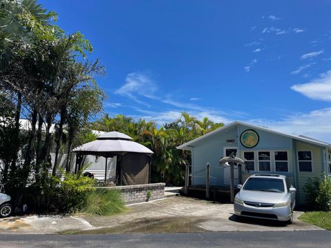 A home in Hutchinson Island