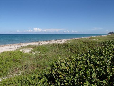 A home in Hutchinson Island