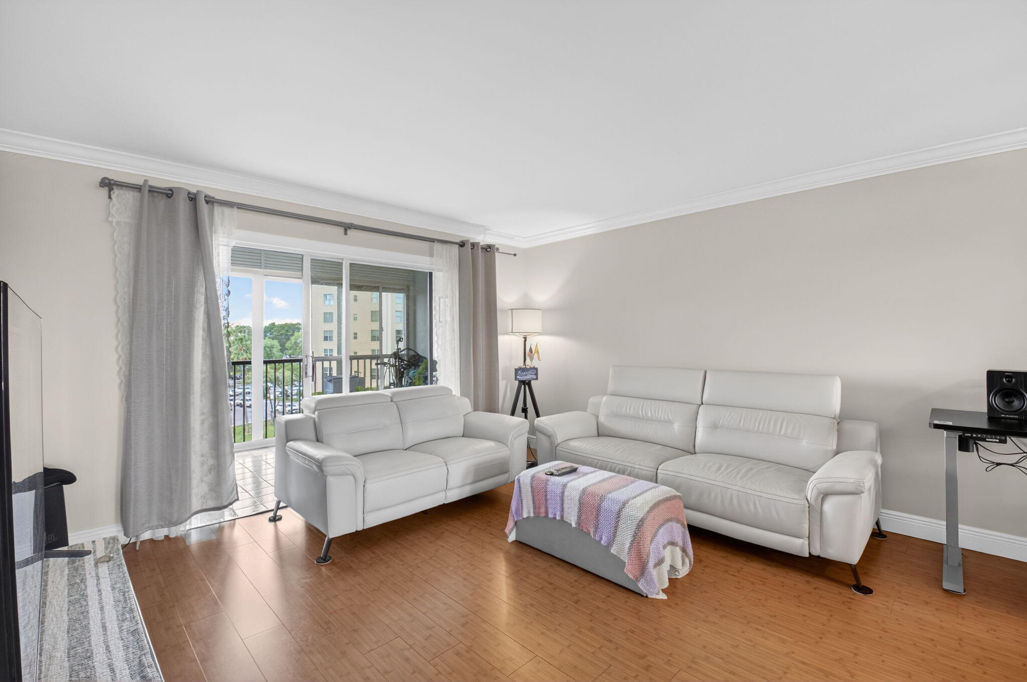 HUNTINGTON LAKES SEC ONE CONDOS - Residential