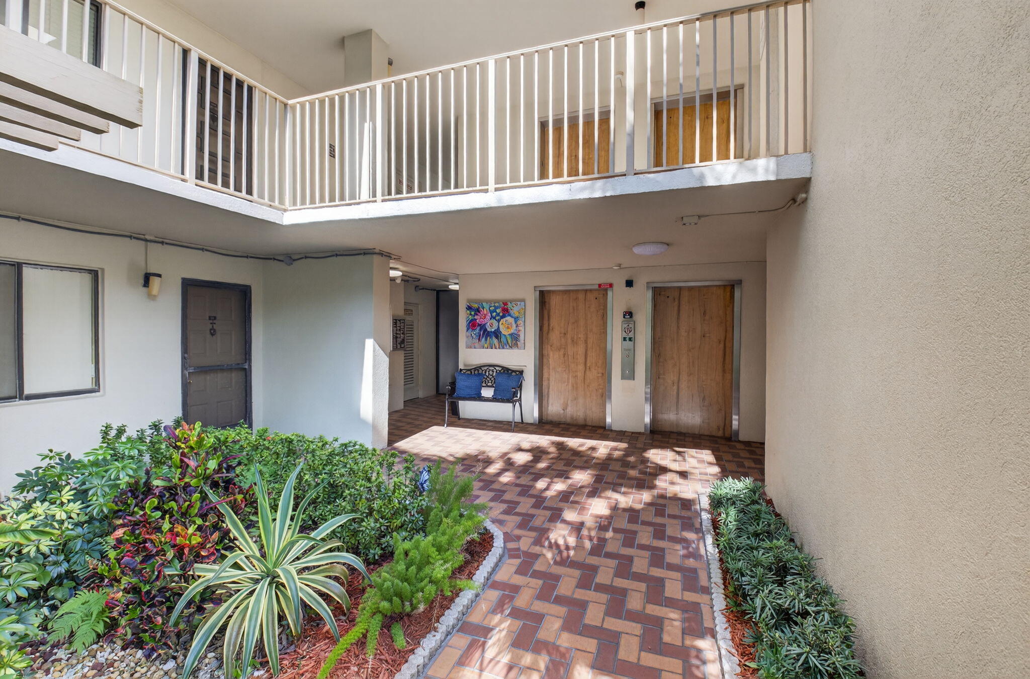 HUNTINGTON LAKES SEC ONE CONDOS - Residential