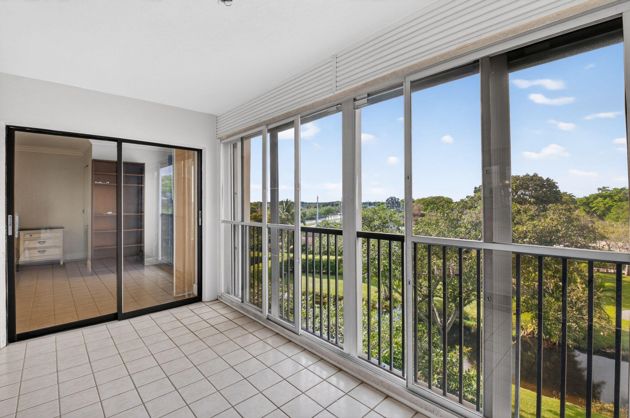 HUNTINGTON LAKES SEC ONE CONDOS - Residential