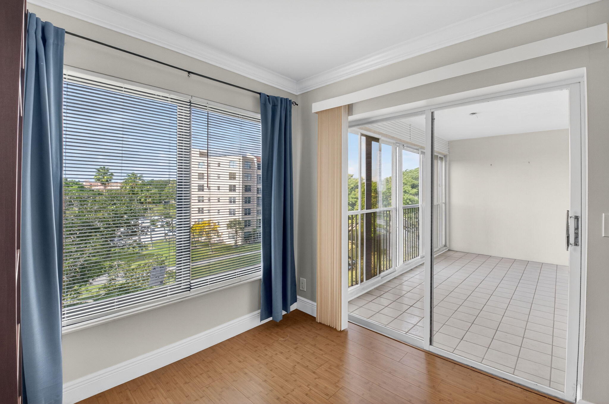 HUNTINGTON LAKES SEC ONE CONDOS - Residential